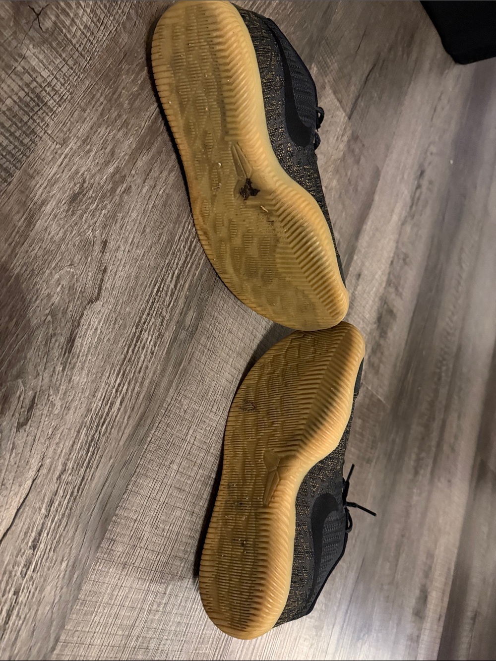 Nike Kobe Sneakers Black Knit Low-Top Sneakers with Gum Sole - Picture 3 of 3